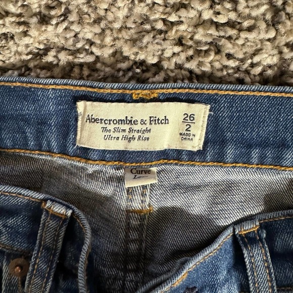 A&F The Slim Straight Ultra High Rise Curve Love Size 2 - Picture 2 of 6